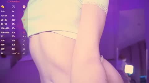  Laureen  follow me  online show from December 3, 2:40 pm