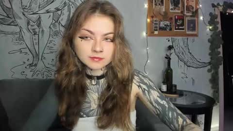 Snapshot of lostallice chatting on October 1, 3:49 am lostallice online show from October 1, 3:49 am