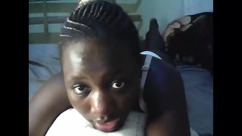 lotty_lavilla online show from April 23, 7:04 pm