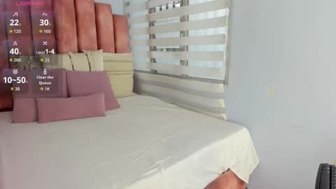  Lou Rosse  online show from November 5, 8:22 pm