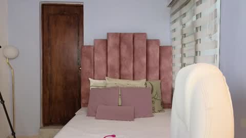 Snapshot of lou_rosse chatting on February 26, 8:25 pm  Lou Rosse  online show from February 26, 8:25 pm