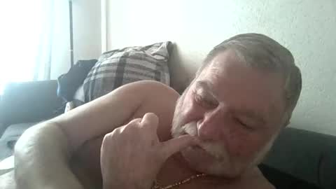 louis_chokdee online show from March 10, 3:52 pm