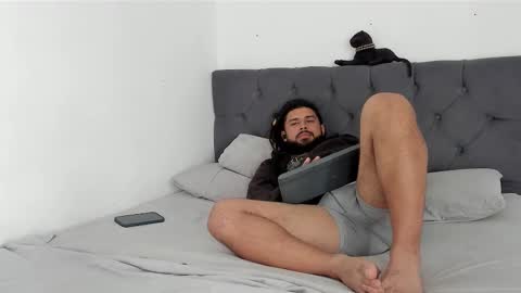 louis_marley_ online show from January 13, 6:59 pm