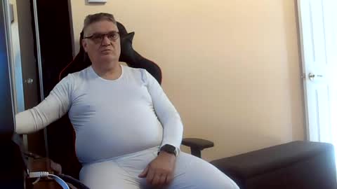 loumtl3 online show from July 24, 12:35 pm