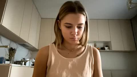 Eliza online show from April 20, 4:15 am