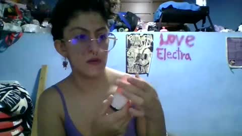 Snapshot of love_electra chatting on October 23, 4:03 am love_electra online show from October 23, 4:03 am
