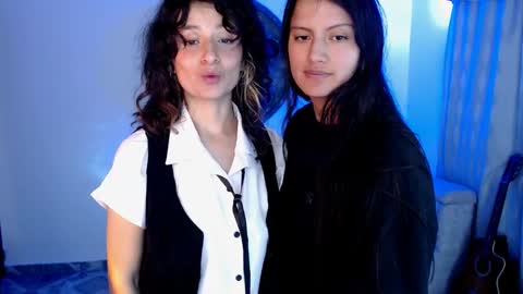 Snapshot of love_oftwo chatting on March 9, 6:50 am Melisa Emily online show from March 9, 6:50 am