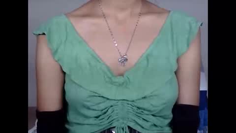 Snapshot of love_riva chatting on October 25, 11:53 am Riva online show from October 25, 11:53 am