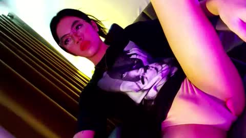 Seren online show from April 11, 7:45 am