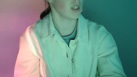 Vivian online show from December 3, 1:34 pm