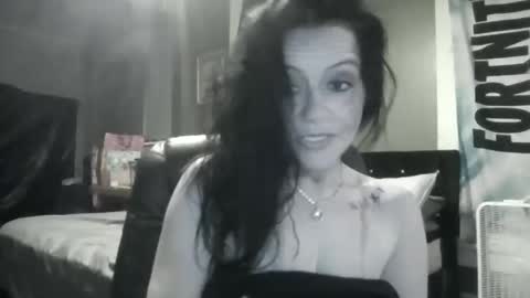 loveashlii online show from May 30, 6:23 am