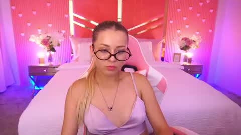 loveedove online show from June 23, 12:22 pm
