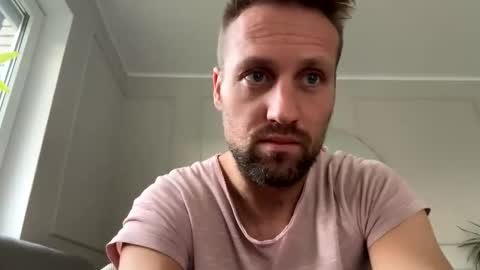 lovefuesse online show from November 5, 7:32 am