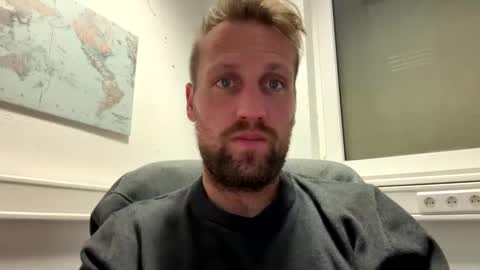 lovefuesse online show from November 11, 9:00 am