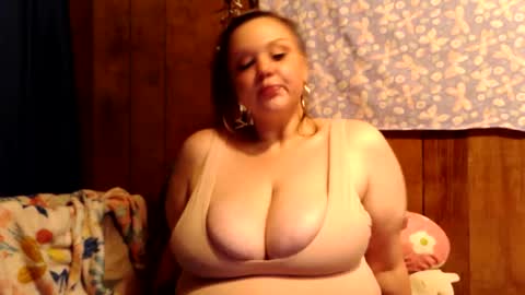 Snapshot of lovegoldberg593 chatting on October 30, 3:18 am Love Goldberg online show from October 30, 3:18 am