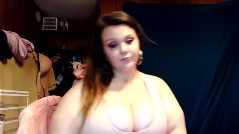 Snapshot of lovegoldberg593 chatting on September 28, 3:26 am Love Goldberg online show from September 28, 3:26 am