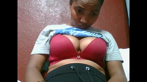 loveinlife750427 online show from September 19, 6:06 am