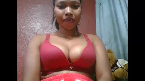 loveinlife750427 online show from October 19, 4:39 am