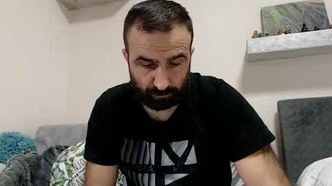 Snapshot of loveivat80 chatting on December 13, 6:21 am loveivat80 online show from December 13, 6:21 am