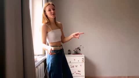 Ella online show from November 24, 6:12 am