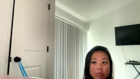 Snapshot of lovellly_ chatting on December 10, 4:38 pm Love online show from December 10, 4:38 pm