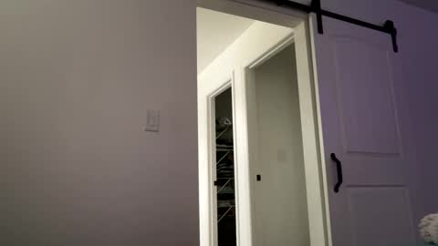 Snapshot of lovellly_ chatting on March 9, 7:15 pm Love online show from March 9, 7:15 pm