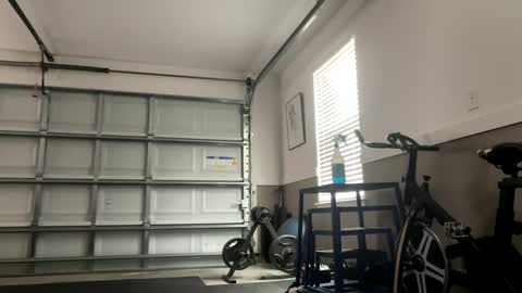 Snapshot of lovellly_ chatting on February 22, 7:58 pm Love online show from February 22, 7:58 pm