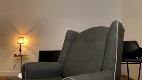 Snapshot of lovellly_ chatting on October 8, 3:40 pm Love online show from October 8, 3:40 pm