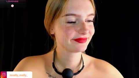 Molly online show from November 11, 6:32 pm