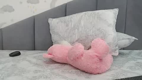 lovellykitty online show from May 15, 6:33 am