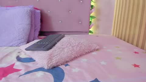 Kissy online show from May 23, 6:59 pm