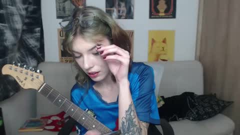 Snapshot of lovely_cass chatting on February 27, 2:25 am Cassie online show from February 27, 2:25 am