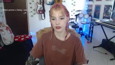 Cassie online show from December 19, 6:03 pm