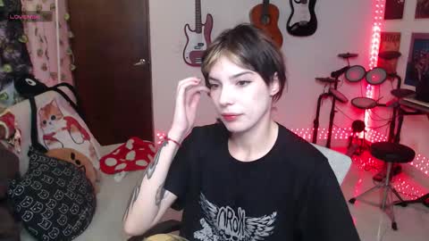 Snapshot of lovely_cass chatting on October 23, 4:14 am Cassie online show from October 23, 4:14 am