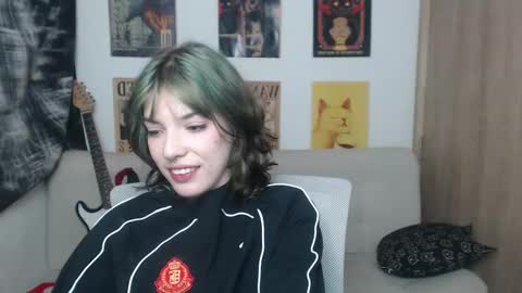 Snapshot of lovely_cass chatting on February 14, 6:23 am Cassie online show from February 14, 6:23 am
