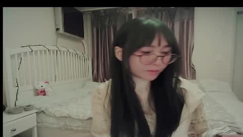 DANA KIM online show from February 4, 1:04 pm