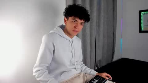 Salo online show from April 18, 11:12 am