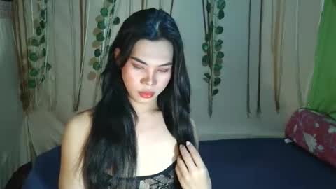 lovely_krizzy online show from December 1, 11:41 am