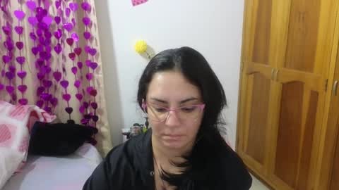 Snapshot of lovely_trix_ chatting on January 21, 11:35 am Trix online show from January 21, 11:35 am