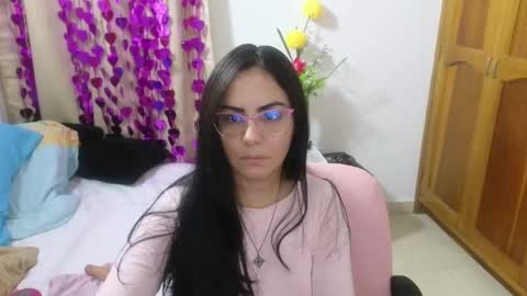 Snapshot of lovely_trix_ chatting on March 6, 11:36 am Trix online show from March 6, 11:36 am