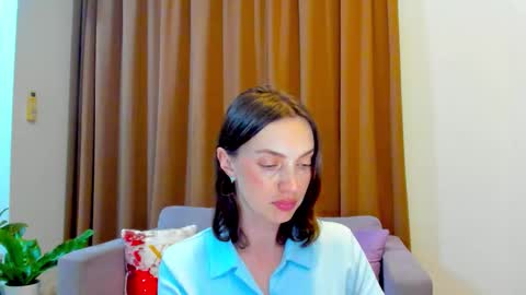 Snapshot of lovelyeemia chatting on October 26, 2:18 pm Mia online show from October 26, 2:18 pm