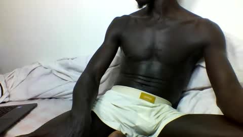 lovelyfeetboy online show from April 15, 9:23 am