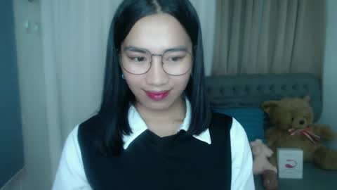 lovelymae18 online show from July 17, 6:15 am