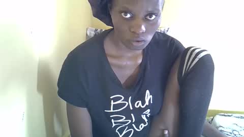 Snapshot of lovelymee2 chatting on October 23, 10:17 am lovelymee2 online show from October 23, 10:17 am
