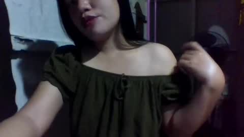 lovelymocha27s online show from March 10, 6:12 pm