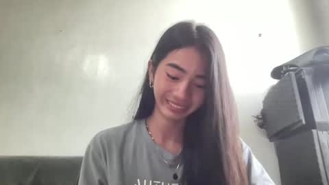 lovelyours_kishia online show from April 15, 1:31 am