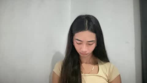 lovelyours_kishia online show from April 12, 9:57 am