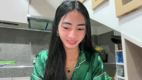 lovelyours_kishia online show from April 19, 10:05 am