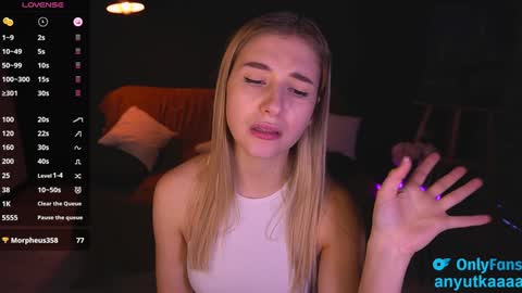 Anna online show from February 7, 1:01 pm