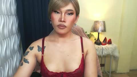 STWEET LINA online show from December 1, 4:27 pm